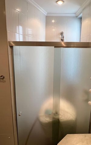 Apartamento à venda com 203m², 4 quartos e 4 vagas Apartamento à venda com 203m², 4 quartos e 4 vagasBanheiro
