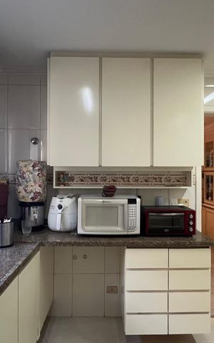 Apartamento à venda com 203m², 4 quartos e 4 vagas Apartamento à venda com 203m², 4 quartos e 4 vagasCozinha