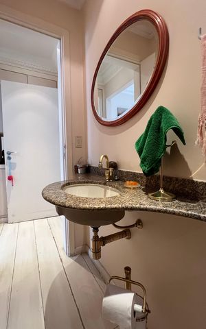 Apartamento à venda com 203m², 4 quartos e 4 vagas Apartamento à venda com 203m², 4 quartos e 4 vagasLavabo