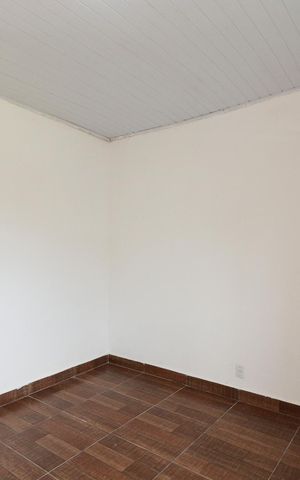 Casa para alugar com 78m², 1 quarto e sem vaga Casa para alugar com 78m², 1 quarto e sem vagaSala