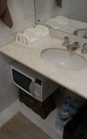 Casa à venda com 320m², 3 quartos e 2 vagasBanheiro de Serviço