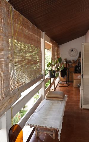 Casa à venda com 320m², 3 quartos e 2 vagasQuarto 2 - Varanda