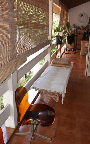 Casa à venda com 320m², 3 quartos e 2 vagasQuarto 2 - Varanda