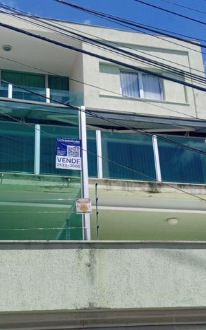 Casa à venda com 333m², 4 quartos e 3 vagas Casa à venda com 333m², 4 quartos e 3 vagasFachada e Placa