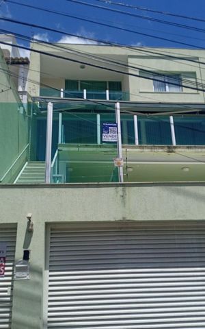 Casa à venda com 333m², 4 quartos e 3 vagas Casa à venda com 333m², 4 quartos e 3 vagasFachada e Placa