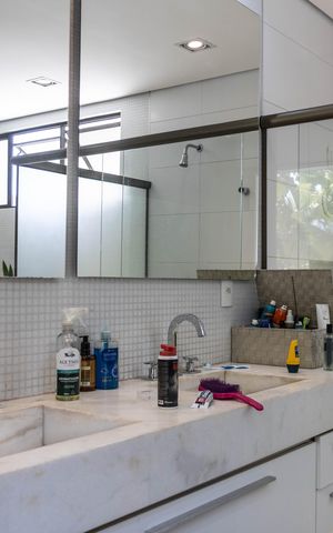 Casa para alugar com 596m², 4 quartos e 7 vagas Casa para alugar com 596m², 4 quartos e 7 vagasBanheiro do Quarto 1
