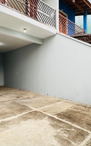 Casa à venda com 94m², 2 quartos e 3 vagas Casa à venda com 94m², 2 quartos e 3 vagasGaragem