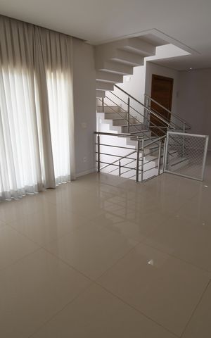 Casa à venda com 336m², 3 quartos e 4 vagasSala