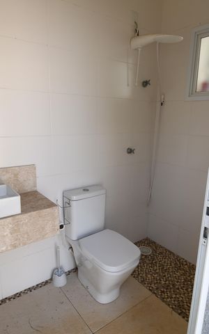 Casa à venda com 336m², 3 quartos e 4 vagasBanheiro de serviço
