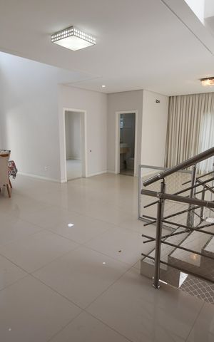 Casa à venda com 336m², 3 quartos e 4 vagasSala
