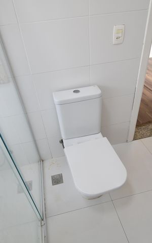 Casa à venda com 336m², 3 quartos e 4 vagasBanheiro da Suíte 1