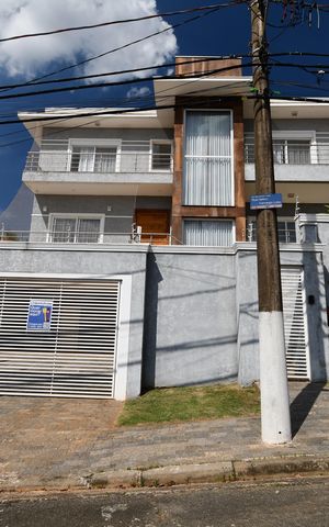 Casa à venda com 336m², 3 quartos e 4 vagasFachada e placa