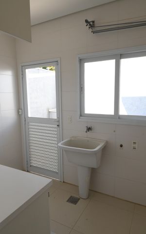 Casa à venda com 336m², 3 quartos e 4 vagasÁrea de Serviço