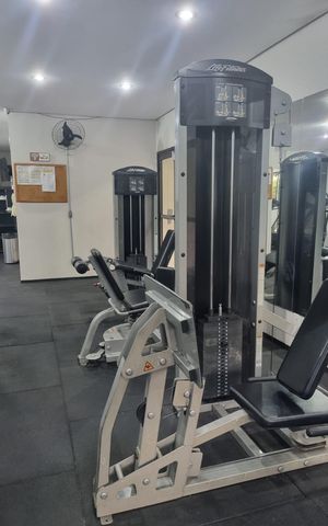 Apartamento à venda com 90m², 3 quartos e 2 vagas Apartamento à venda com 90m², 3 quartos e 2 vagasÁrea externa