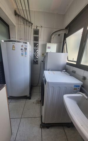 Apartamento à venda com 90m², 3 quartos e 2 vagas Apartamento à venda com 90m², 3 quartos e 2 vagasÁrea de serviço