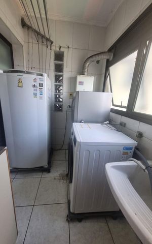 Apartamento à venda com 90m², 3 quartos e 2 vagas Apartamento à venda com 90m², 3 quartos e 2 vagasÁrea de serviço