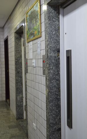 Apartamento à venda com 53m², 1 quarto e sem vagaElevadores