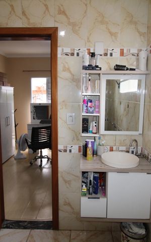 Casa à venda com 129m², 2 quartos e 2 vagasQuarto 1 - Banheiro