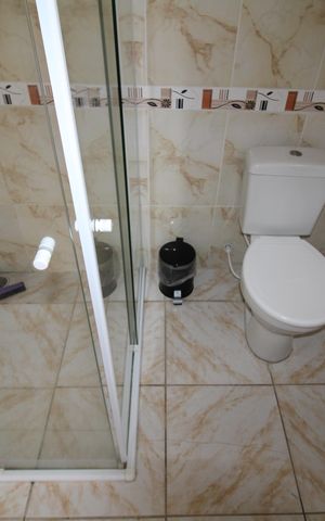 Casa à venda com 129m², 2 quartos e 2 vagasQuarto 2 - Banheiro