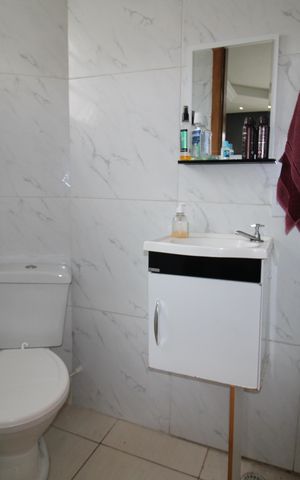 Casa à venda com 129m², 2 quartos e 2 vagasLavabo
