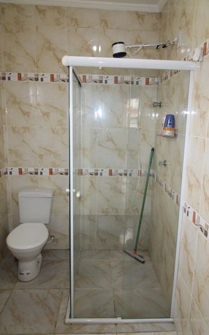 Casa à venda com 129m², 2 quartos e 2 vagasQuarto 1 - Banheiro