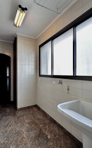 Apartamento à venda com 161m², 2 quartos e 3 vagasÁrea de Serviço
