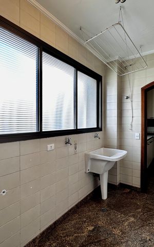 Apartamento à venda com 161m², 2 quartos e 3 vagasÁrea de Serviço