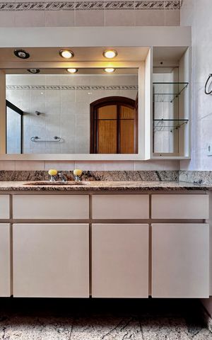 Apartamento à venda com 161m², 2 quartos e 3 vagasBanheiro Suíte
