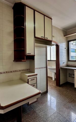 Apartamento à venda com 161m², 2 quartos e 3 vagasCozinha