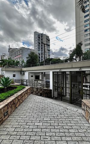 Apartamento à venda com 161m², 2 quartos e 3 vagasEntrada