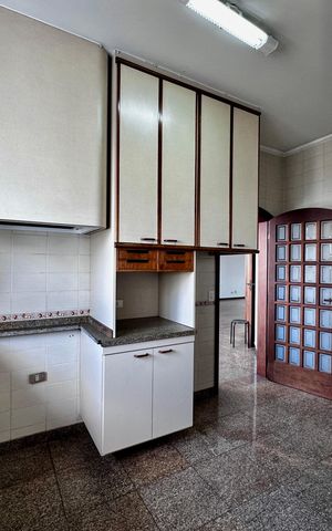 Apartamento à venda com 161m², 2 quartos e 3 vagasCozinha