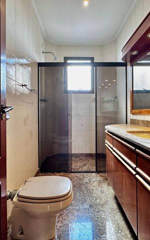 Apartamento à venda com 161m², 2 quartos e 3 vagasBanheiro Social