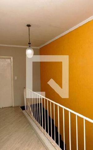 Casa à venda com 180m², 3 quartos e 4 vagas Casa à venda com 180m², 3 quartos e 4 vagasCorredor