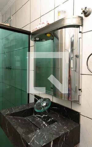 Casa à venda com 180m², 3 quartos e 4 vagas Casa à venda com 180m², 3 quartos e 4 vagasBanheiro 2