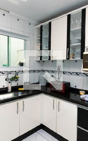 Casa à venda com 180m², 3 quartos e 4 vagas Casa à venda com 180m², 3 quartos e 4 vagasCozinha
