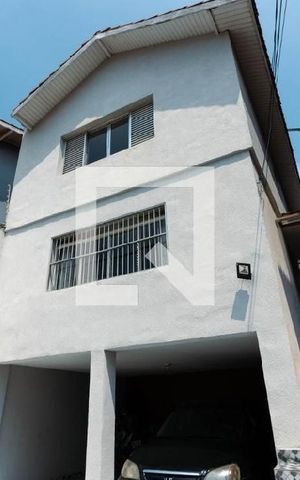 Casa à venda com 180m², 3 quartos e 4 vagas Casa à venda com 180m², 3 quartos e 4 vagasÁrea Externa
