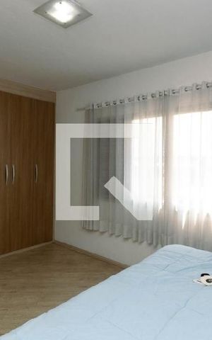 Casa à venda com 180m², 3 quartos e 4 vagas Casa à venda com 180m², 3 quartos e 4 vagasQuarto 1