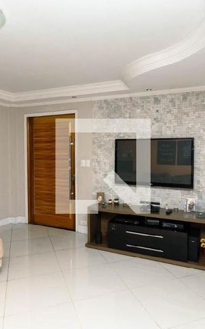 Casa à venda com 180m², 3 quartos e 4 vagas Casa à venda com 180m², 3 quartos e 4 vagasSala