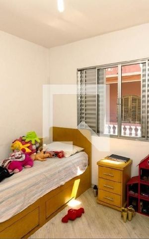 Casa à venda com 180m², 3 quartos e 4 vagas Casa à venda com 180m², 3 quartos e 4 vagasQuarto 3