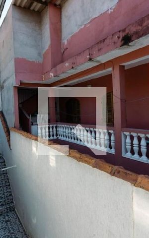 Casa à venda com 180m², 3 quartos e 4 vagas Casa à venda com 180m², 3 quartos e 4 vagasÁrea Externa