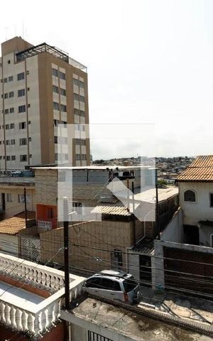 Casa à venda com 180m², 3 quartos e 4 vagas Casa à venda com 180m², 3 quartos e 4 vagasVista
