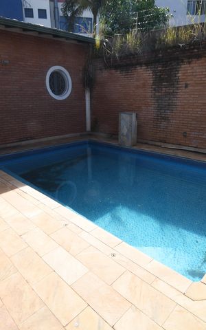 Casa à venda com 179m², 3 quartos e 4 vagasPiscina
