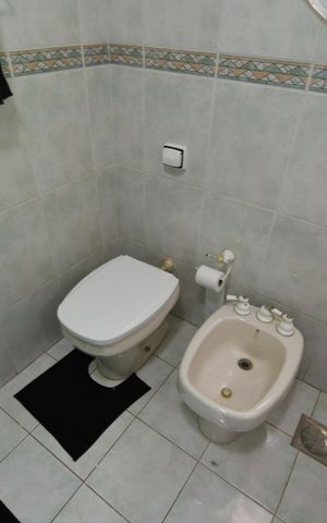 Casa à venda com 179m², 3 quartos e 4 vagasBanheiro 2