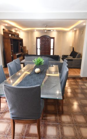 Casa à venda com 179m², 3 quartos e 4 vagasSala