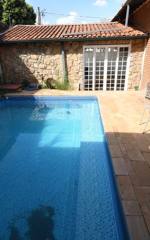Casa à venda com 179m², 3 quartos e 4 vagasPiscina