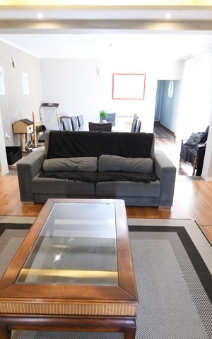 Casa à venda com 179m², 3 quartos e 4 vagasSala
