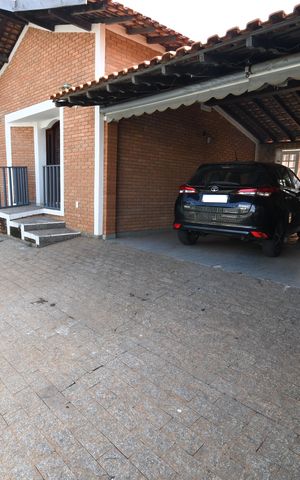 Casa à venda com 179m², 3 quartos e 4 vagasGaragem