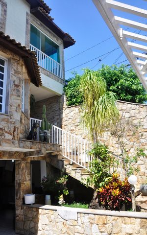 Casa à venda com 250m², 3 quartos e 5 vagas Casa à venda com 250m², 3 quartos e 5 vagasGaragem