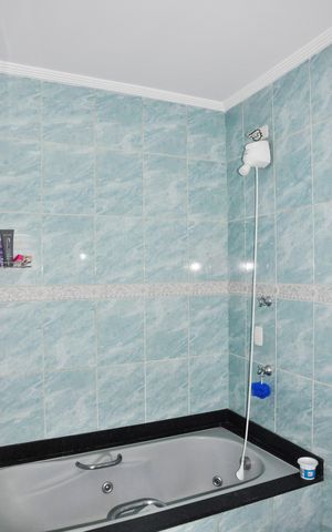Casa à venda com 250m², 3 quartos e 5 vagas Casa à venda com 250m², 3 quartos e 5 vagasBanheiro/Suíte 2