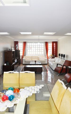 Casa à venda com 250m², 3 quartos e 5 vagas Casa à venda com 250m², 3 quartos e 5 vagasSala de Jantar